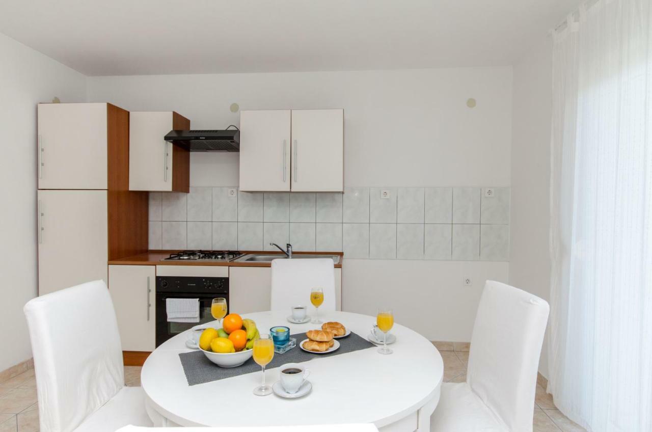 Bridge And Beach Apartments Трогир Экстерьер фото